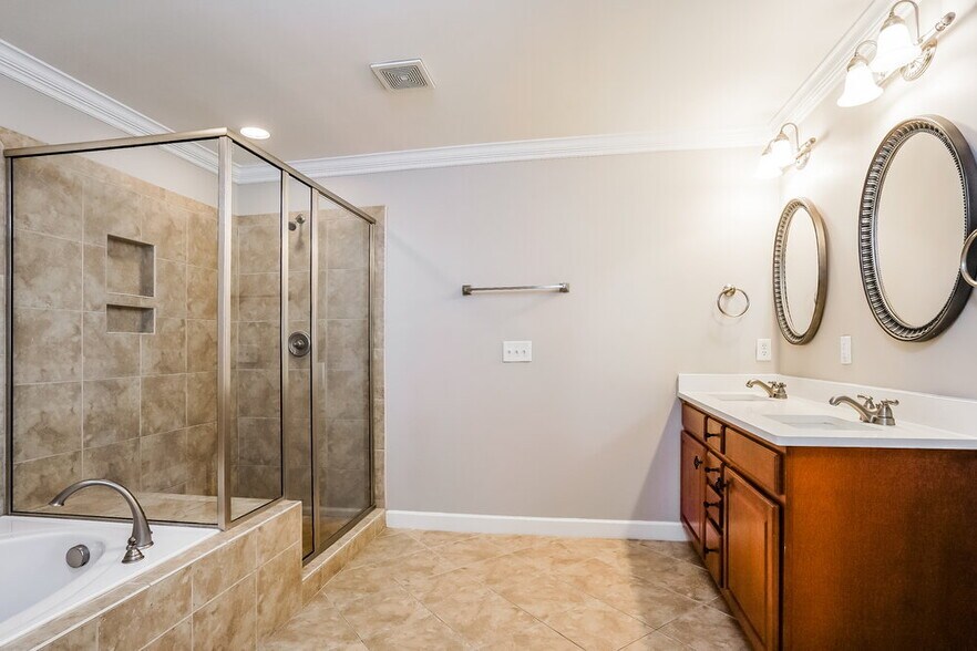 Building Photo - 1005 Azalea Cottage Ct