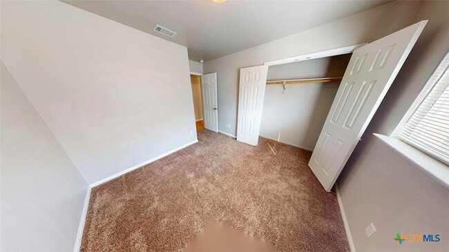 Building Photo - 601 Cattail Cir