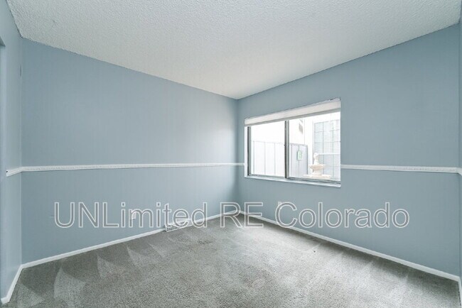 Building Photo - 12132 E Amherst Cir