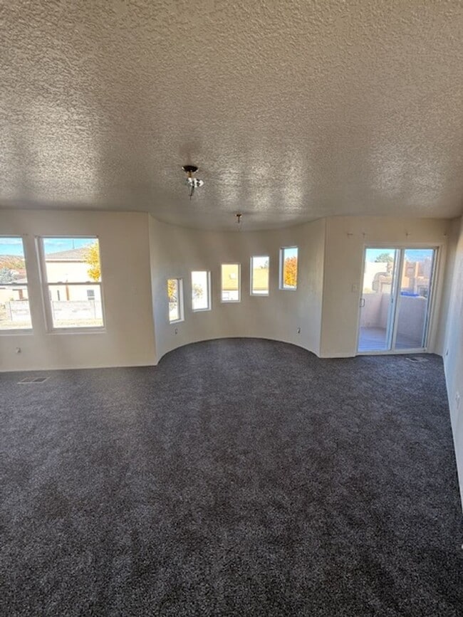 Building Photo - Beautifully updated NW Heights 2 Story 3 Bed 2 Bath Home with 1980 Square feet! Under $1.00 per s...