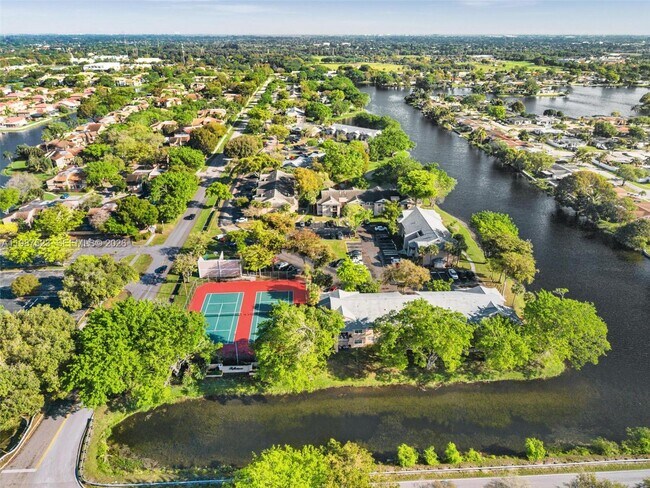 Building Photo - 1701 NW 96th Terrace