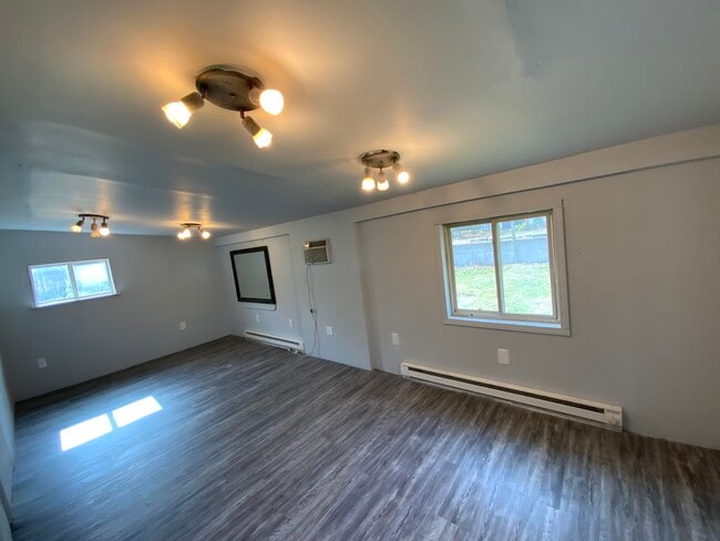 Building Photo - 624 Grant St