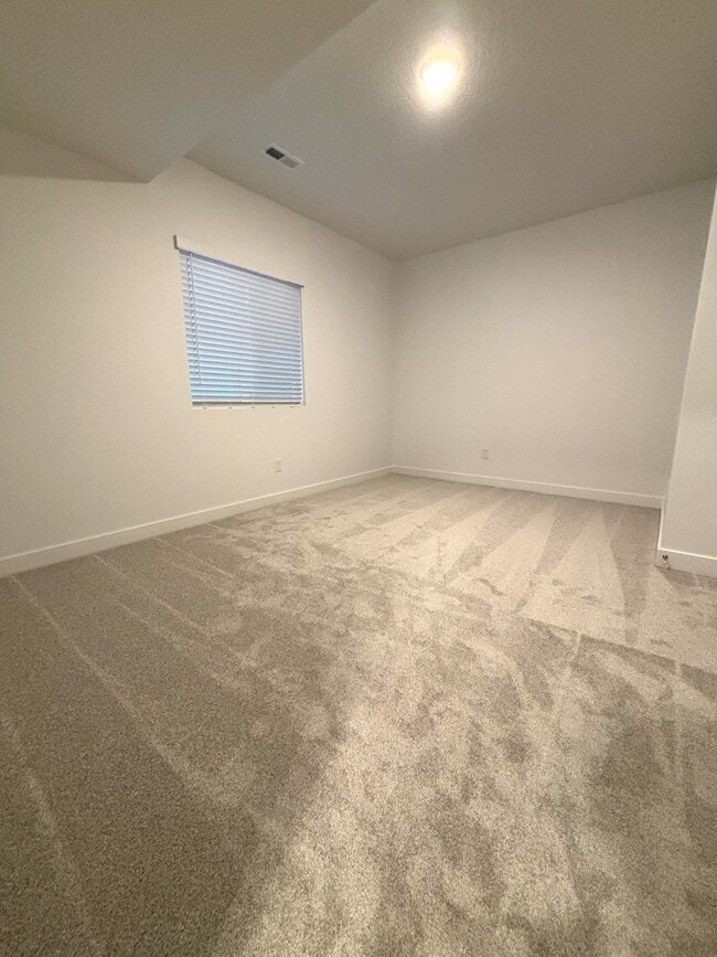 Building Photo - 10078 Loblobby Ln