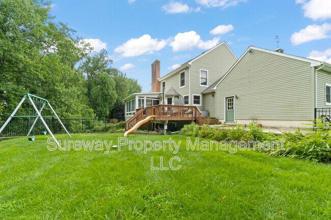 Building Photo - 100 Westwood Hill