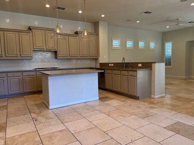 Building Photo - Resort-Style Phoenix Home with Pool, Outdo...