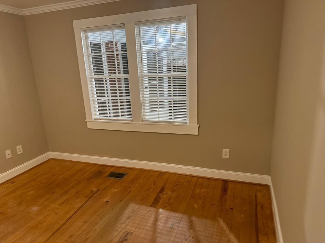 Building Photo - 4354 Pineview Dr