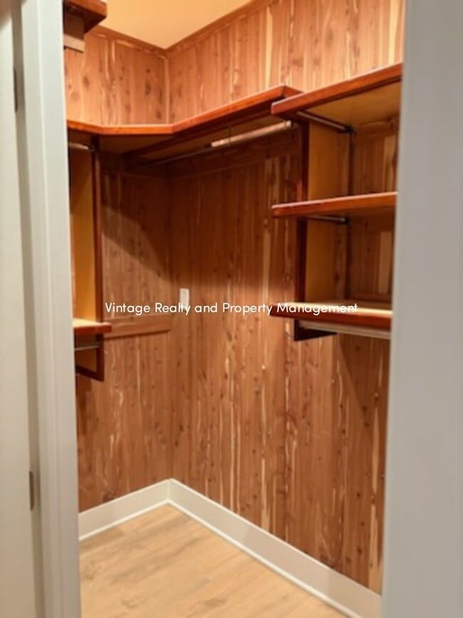 Building Photo - Back On The Rental Market Great Single Story Three Bedroom Home!!!