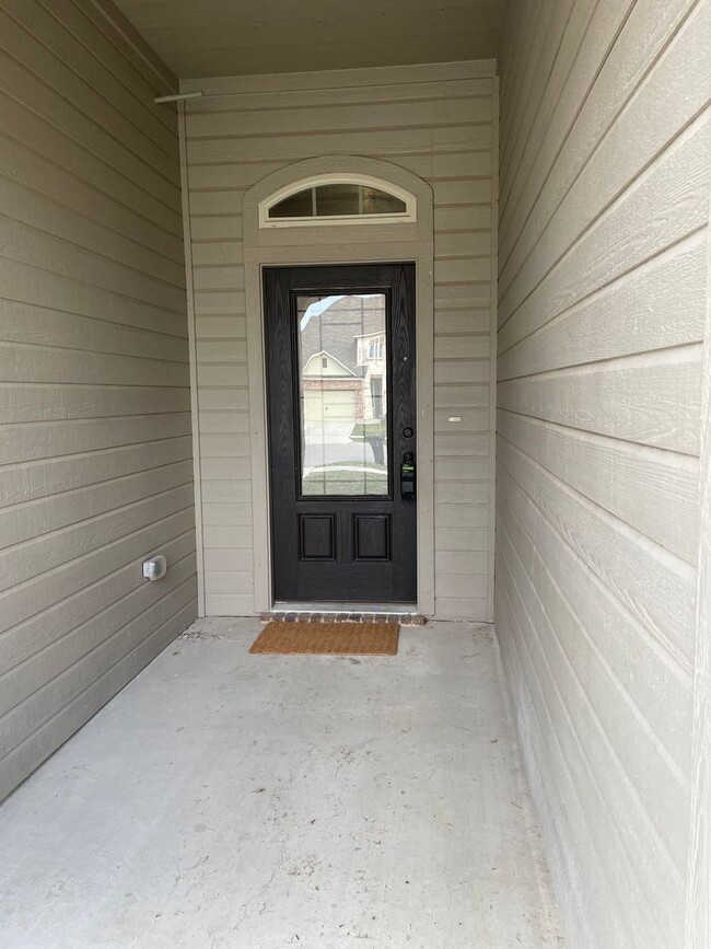 Building Photo - Available Now | **NO PETS*** | Beautiful Single-Story 4 BR, 2.5 Bath | Covered Patio | Close to F...