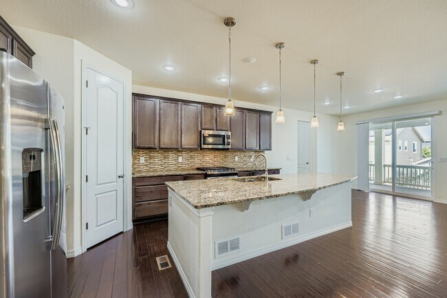 Building Photo - 14810 Vienna Cir