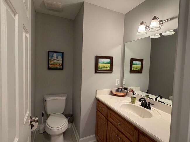 Building Photo - Carolina Lakes Gated Community!!