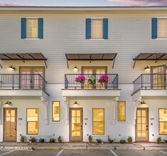 Building Photo - 206 Steiner Oaks