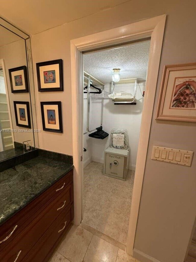 Building Photo - 2691 S Course Dr