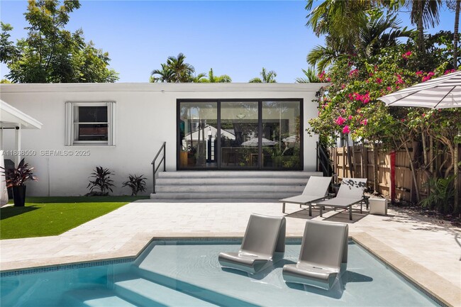 Building Photo - 141 SW 23rd Rd