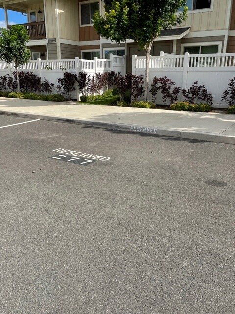 Building Photo - 801 Kakala St