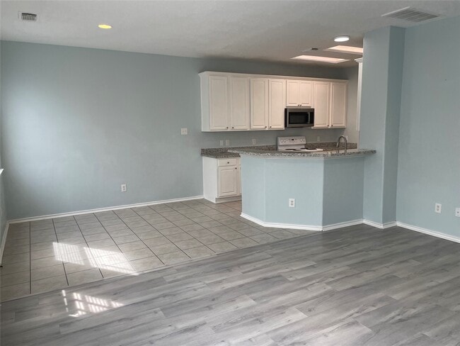 Building Photo - 9022 Elm Drake Ln