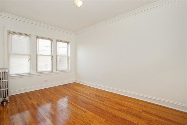 Building Photo - 7915-19 S Hermitage Ave