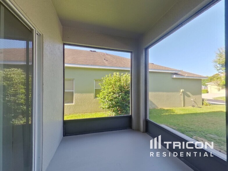 Building Photo - 405 Grassy Key Way