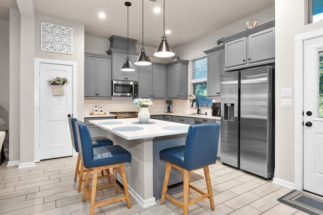 Building Photo - 579 Longleaf Pine Dr