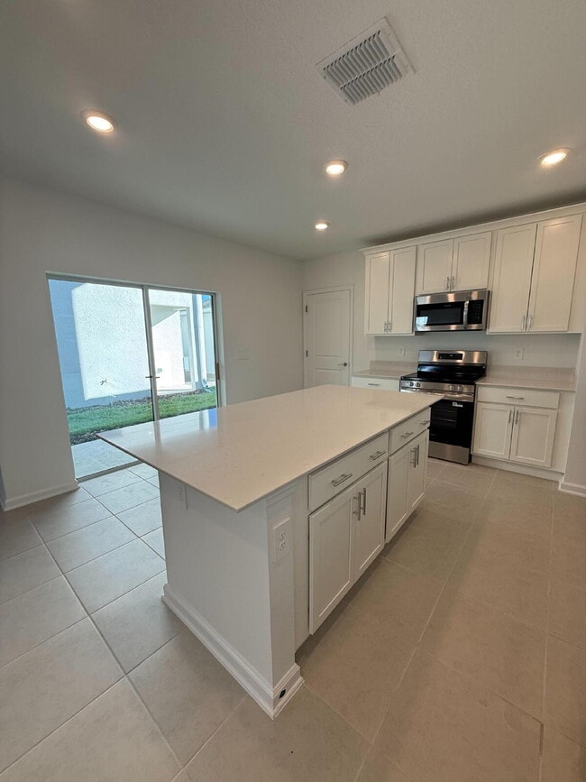 Building Photo - 6080 Zen Wy