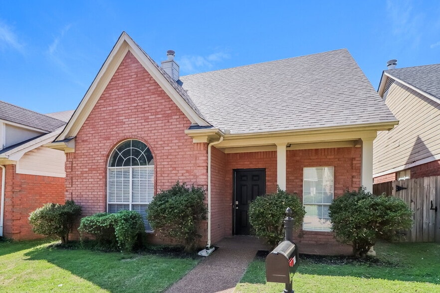 Building Photo - 607 E Ashley Glen Cir