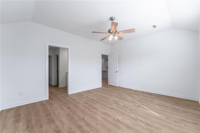 Building Photo - 4651 W Aurora St