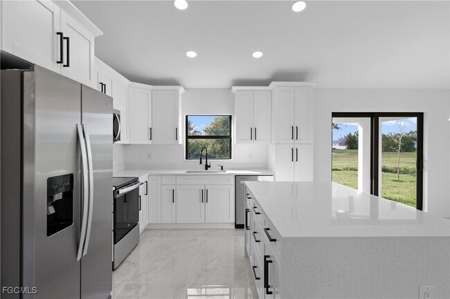 Building Photo - 927 NE 32nd Terrace