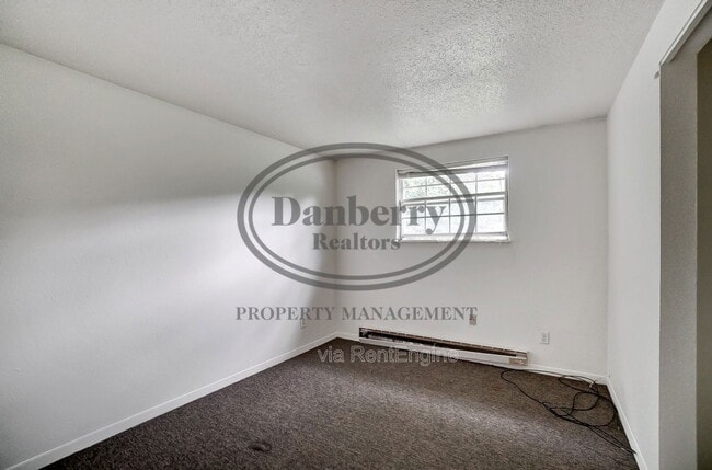 Building Photo - 1006 Ranch Dr