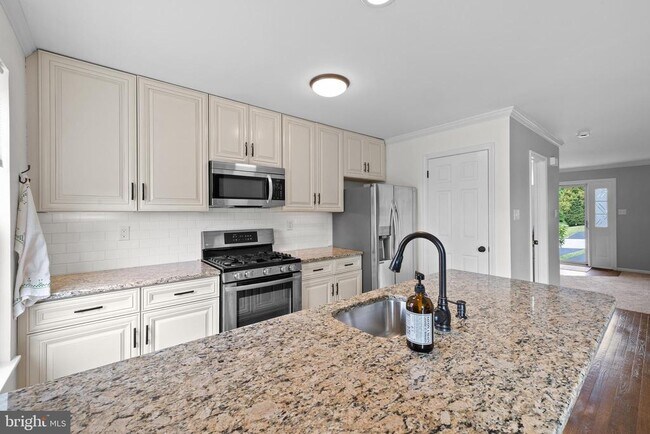Building Photo - 328 Countryside Ct