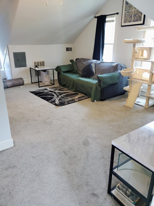 Building Photo - Charming 1-Bedroom in Oaklyn!