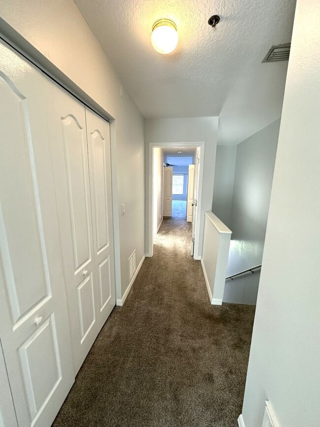 Building Photo - TIERRA VERDE - Updated Unfurn. Annual - 3 BR/3.5 BA, 2 CG Tandem Garage