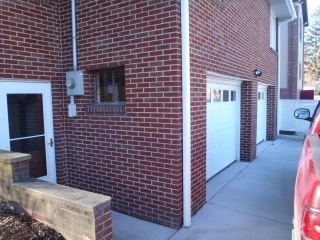 Building Photo - Spacious 3-4 Bedroom Ranch Style House for Rent