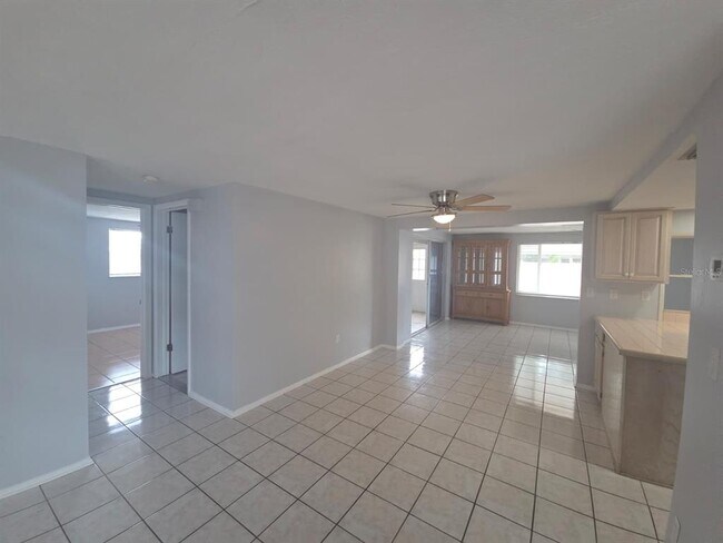 Building Photo - 3619 Springfield Dr