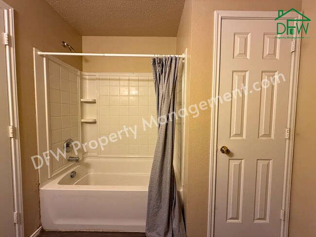 Building Photo - 2-Story 4 BR Home with Large Backyard & Game Room