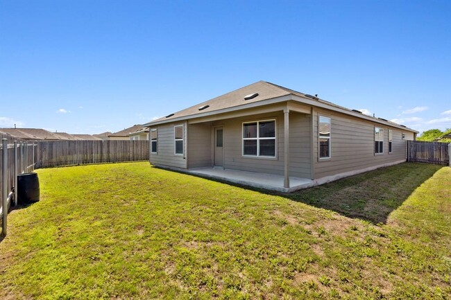 Building Photo - 185 Silver Springs Bend