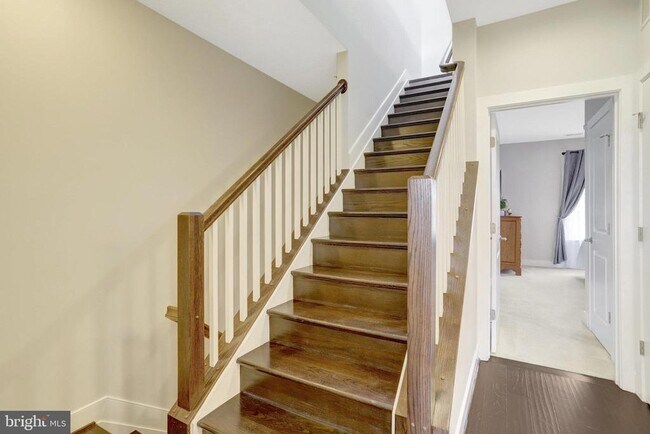 Building Photo - 2004 Potomac Ave