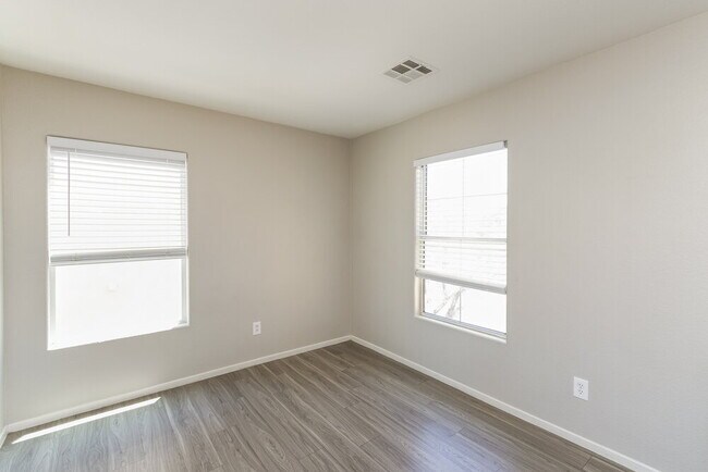 Building Photo - 12024 White Lilly St