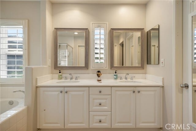 Building Photo - 32 Bramford St