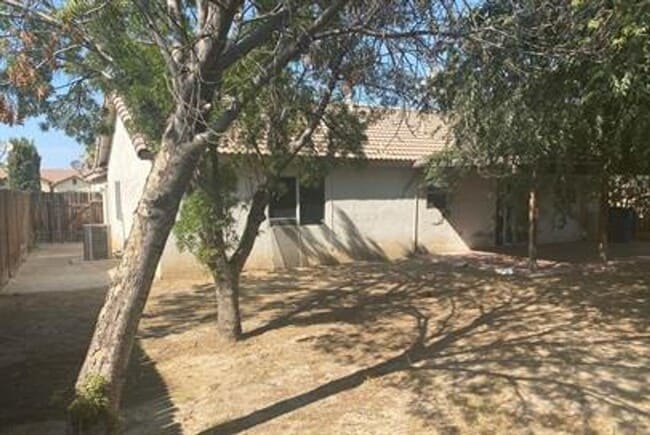 Building Photo - Cozy Home For Rent