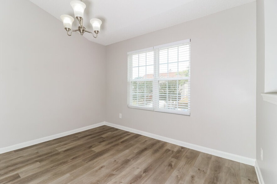 Building Photo - 205 Ashland Manor Dr