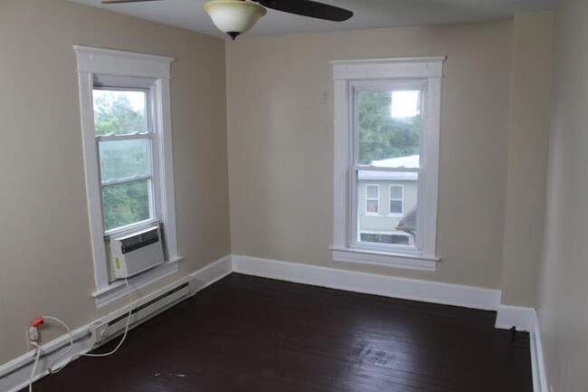 Building Photo - 140 N Lancaster St