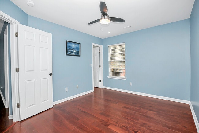 Building Photo - 3415 Fallowbrook Forest