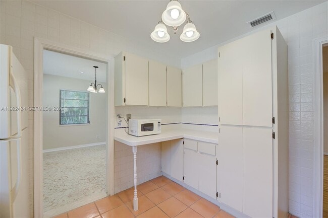 Building Photo - 229 Candia Ave