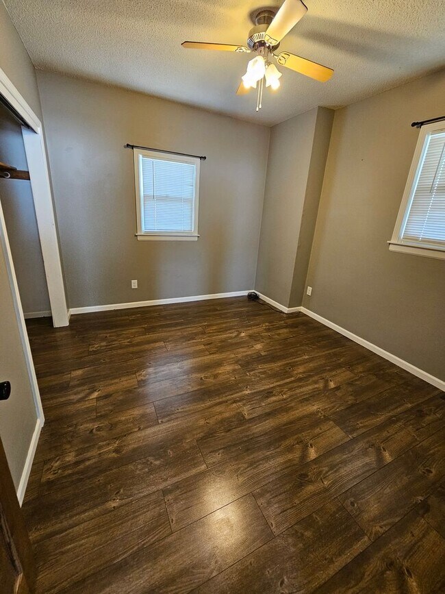 Building Photo - 1118 N Adams St