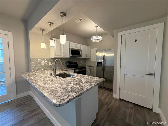 Building Photo - 22561 E Hinsdale Ave