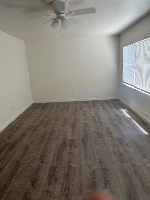 Building Photo - 565 Harbor Dr