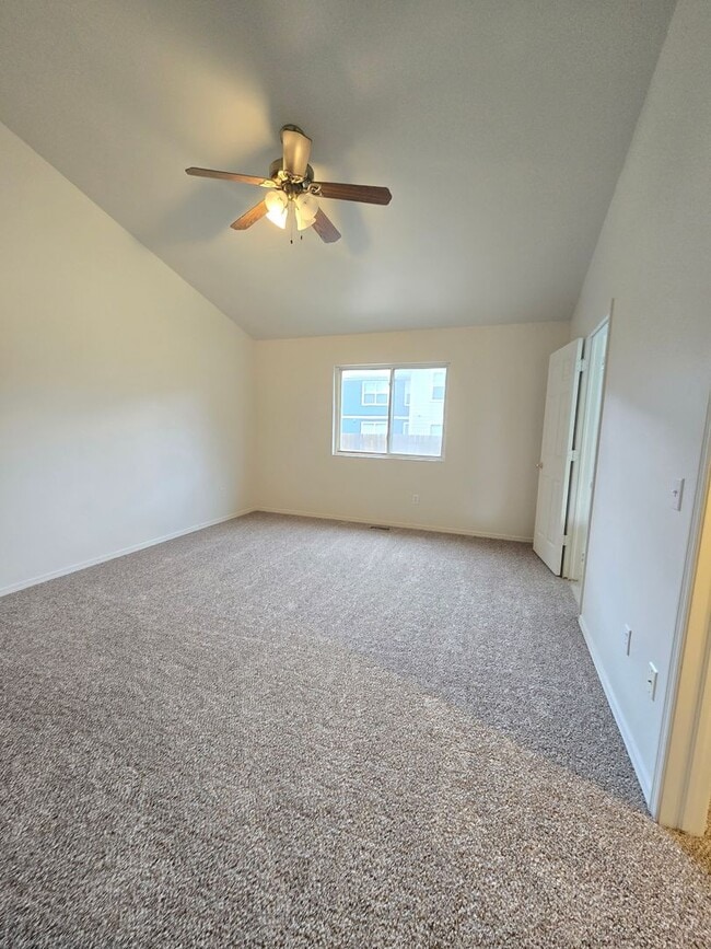 Building Photo - 4 Bedroom Ranch Style Home