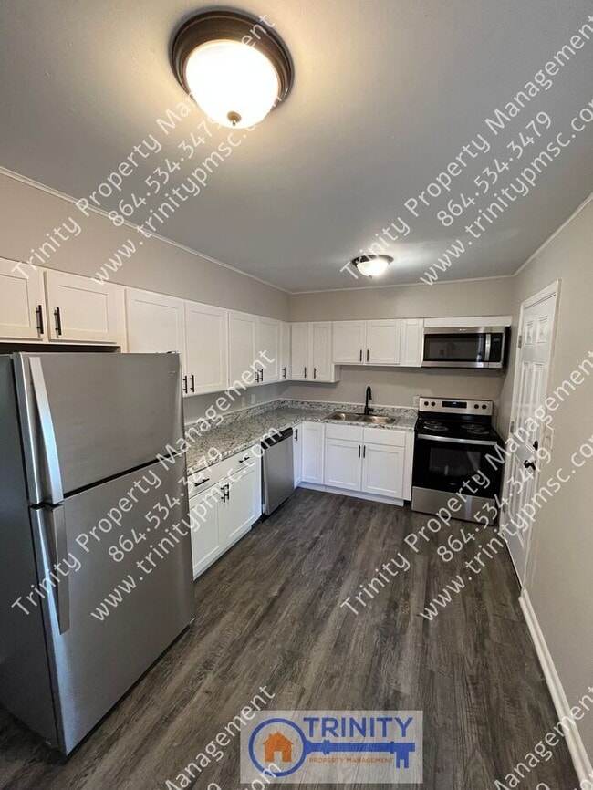 Building Photo - Must See! Beautiful Two Bedroom