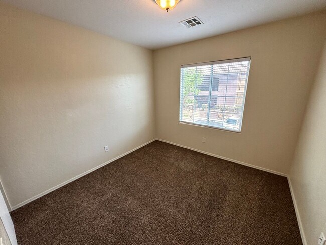 Building Photo - Beautiful 3Bed/2Bath/1Car Condo in Sky Pointe Community – Northwest Las Vegas!