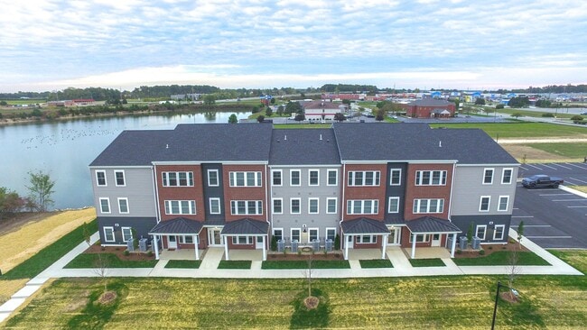 Building Photo - New! Beautiful 1 Bed, 1 Bath Accessible Ap...