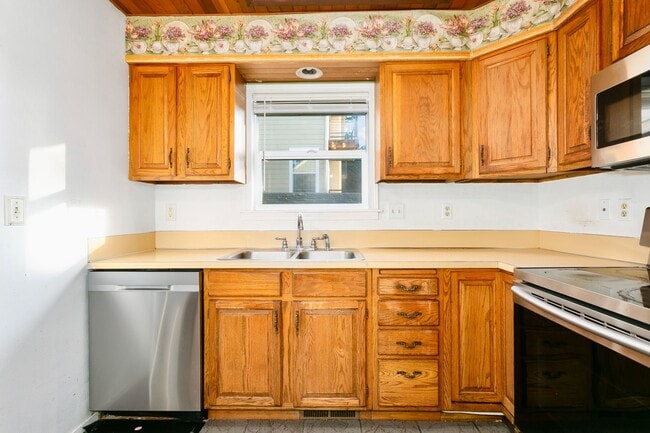 Building Photo - Spacious Tacoma Home for Rent – Available Now!